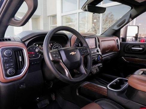 Used 2022 Chevrolet Silverado 3500 High Country image 22