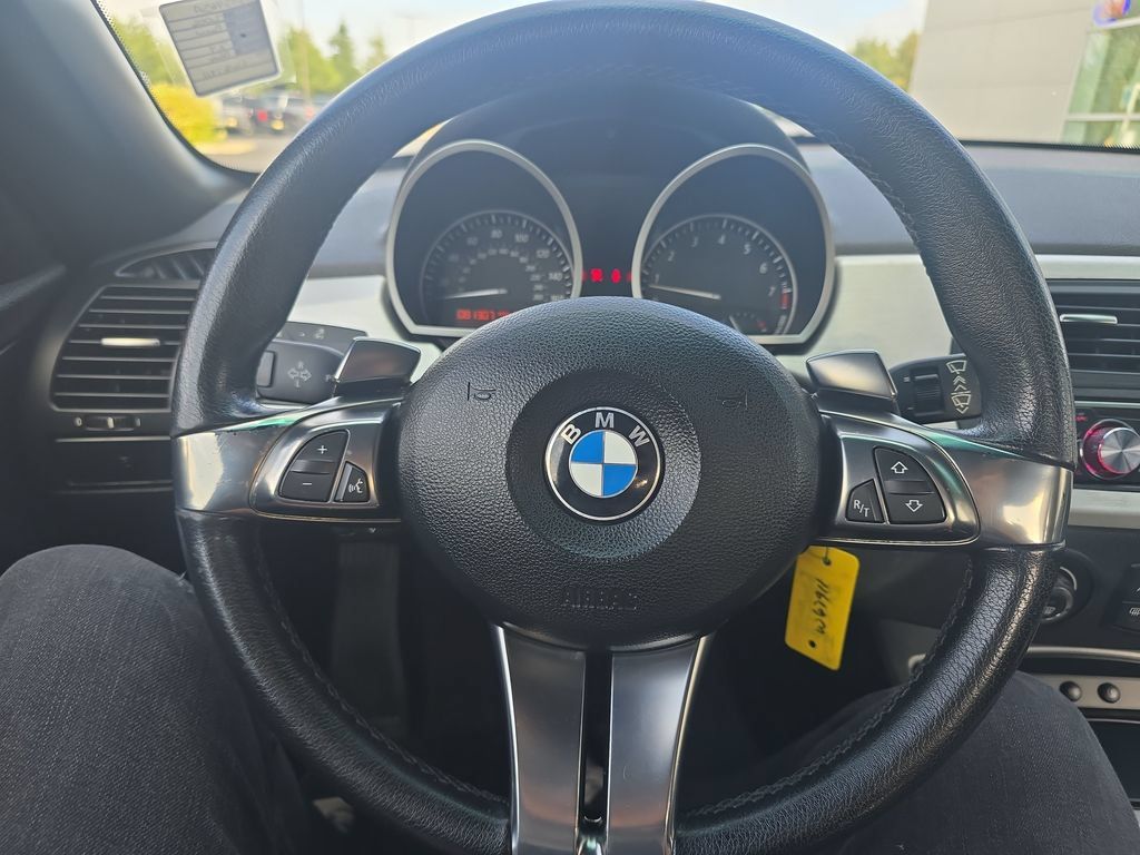 Used 2006 BMW Z4 3.0i RWD image 12