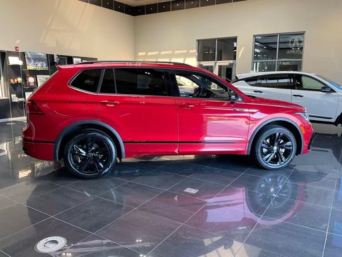 Used 2024 Volkswagen Tiguan SE R-Line AWD/4WD image 6