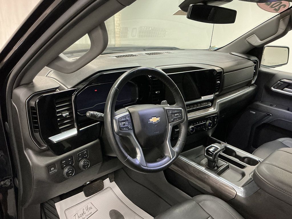 Used 2024 Chevrolet Silverado 1500 LTZ w/ Z71 Off-Road Package AWD/4WD image 10