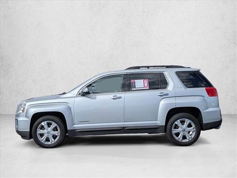 Used 2017 GMC Terrain SLE w/ Chrome Edition image 8