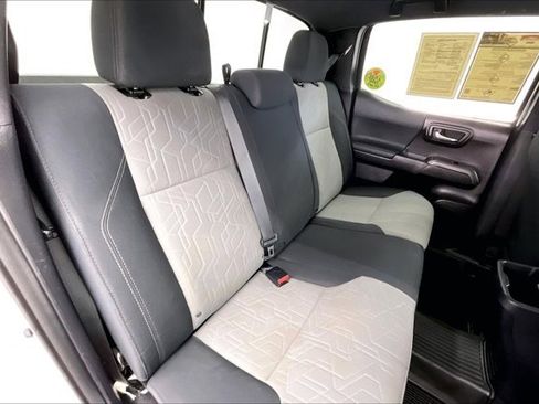 Used 2020 Toyota Tacoma TRD Off-Road image 18