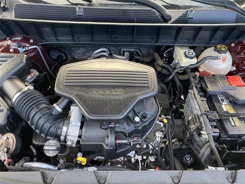 Used 2018 GMC Acadia SLT image 25