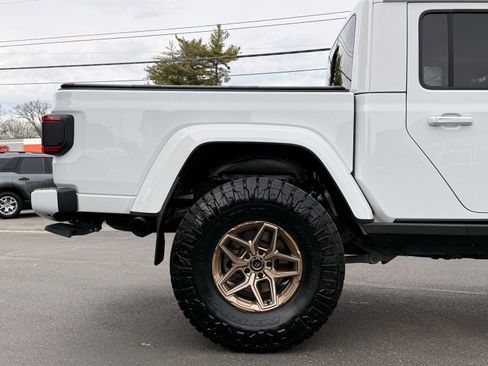 Used 2021 Jeep Gladiator Overland image 19
