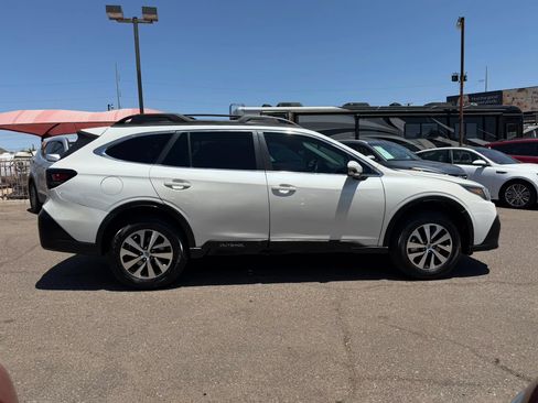 Used 2022 Subaru Outback Premium AWD/4WD image 4