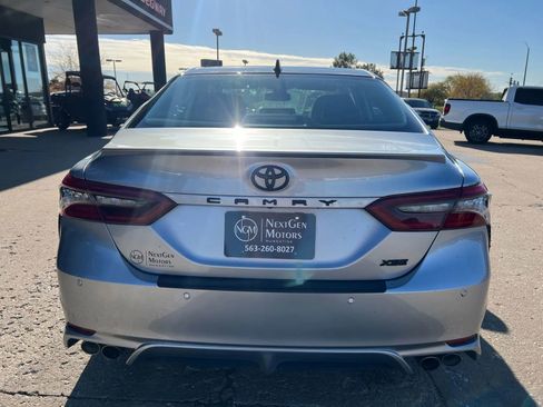 Used 2021 Toyota Camry XSE image 7