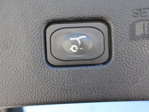 Used 2020 Ford Edge SEL w/ Convenience Package image 28