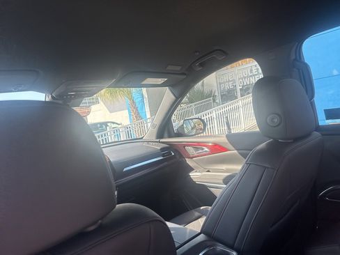 Used 2024 Chevrolet Traverse Z71 w/ Enhanced Driving Package image 15