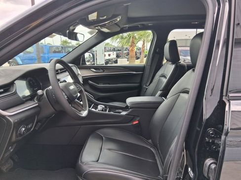 New 2026 Jeep Grand Cherokee Limited RWD image 19