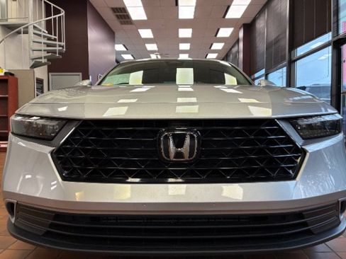 Used 2024 Honda Accord EX image 35