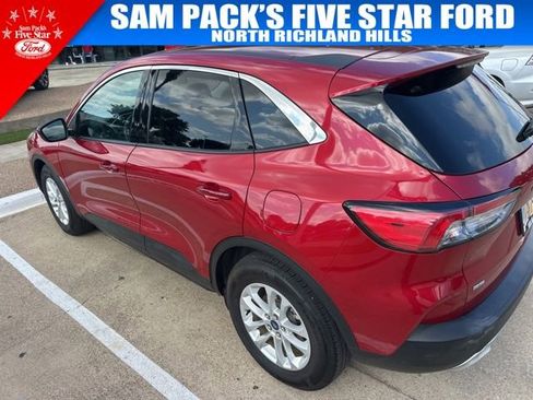 Used 2021 Ford Escape SE w/ Cold Weather Package FWD image 10