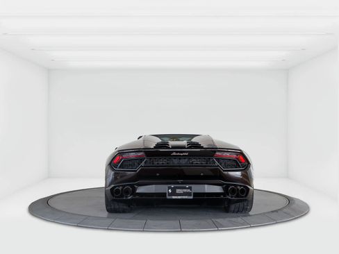 Used 2017 Lamborghini Huracan LP 580-2 RWD image 4
