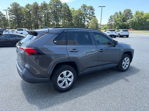 Used 2019 Toyota RAV4 LE FWD image 8