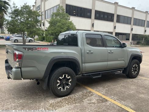 Used 2023 Toyota Tacoma TRD Off-Road w/ Technology Package AWD/4WD image 6