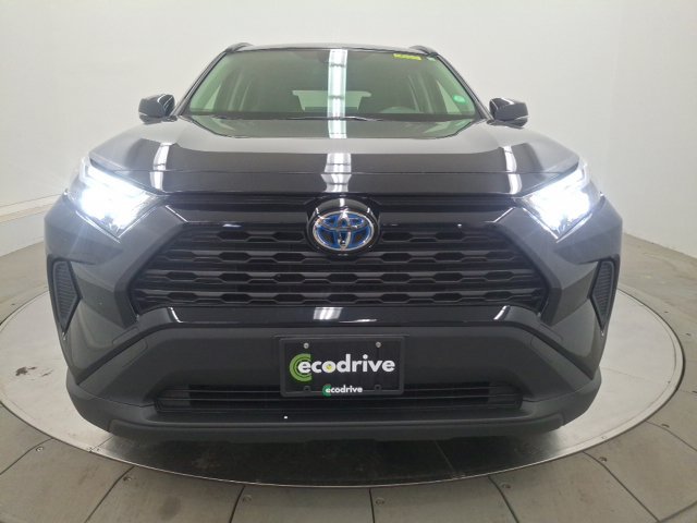 Used 2023 Toyota RAV4 XLE AWD/4WD image 2