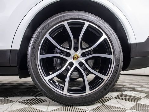 Used 2023 Porsche Cayenne Coupe AWD/4WD image 42