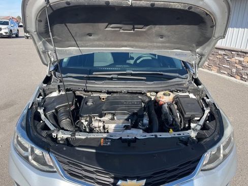 Used 2018 Chevrolet Cruze LS image 24