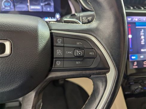 Certified 2022 Jeep Grand Cherokee L Limited w/ Luxury Tech Group II image 23