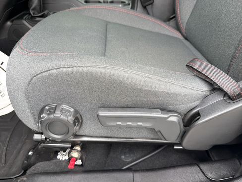 Used 2024 Jeep Wrangler Unlimited Rubicon w/ Convenience Group AWD/4WD image 16
