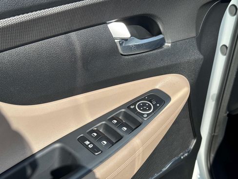 Used 2020 Hyundai Santa Fe SEL w/ Convenience Package FWD image 19