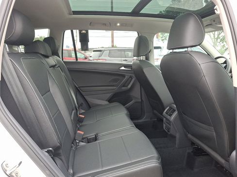 Used 2021 Volkswagen Tiguan SEL image 14