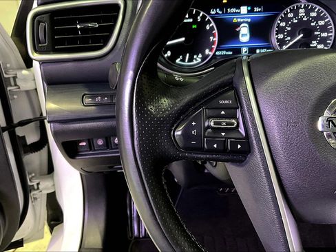 Used 2019 Nissan Maxima Platinum w/ Sport Mat Group FWD image 11
