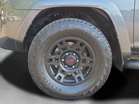 Used 2021 Toyota 4Runner SR5 Premium w/ Moonroof Package AWD/4WD image 9