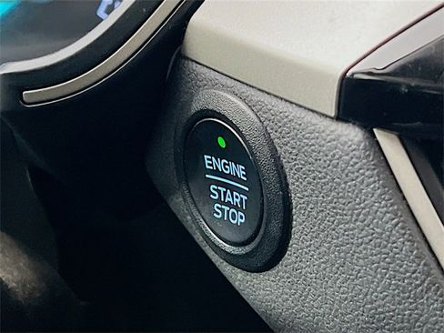 Used 2022 Ford Escape SEL image 16