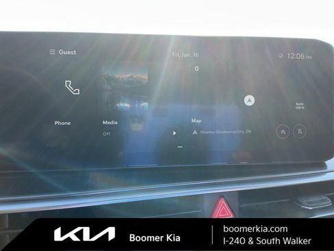 Certified 2025 Kia Sorento S w/ Panoramic Sunroof Package image 23