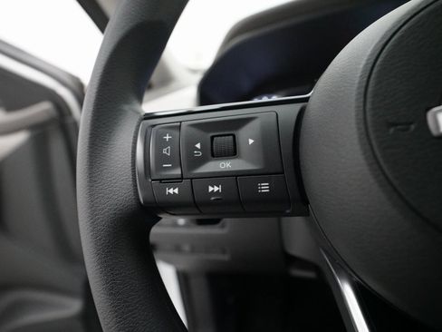 Used 2023 Nissan Rogue SV image 17