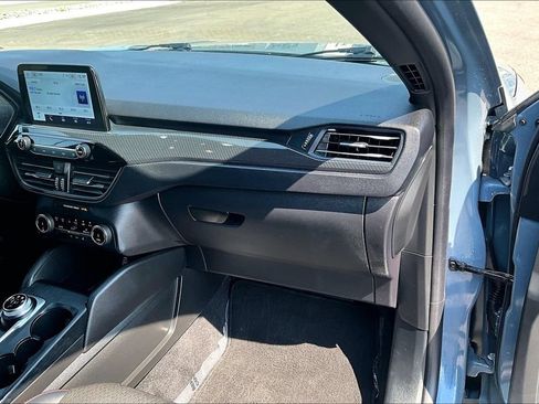 Used 2025 Ford Escape ST-Line Select AWD/4WD image 17