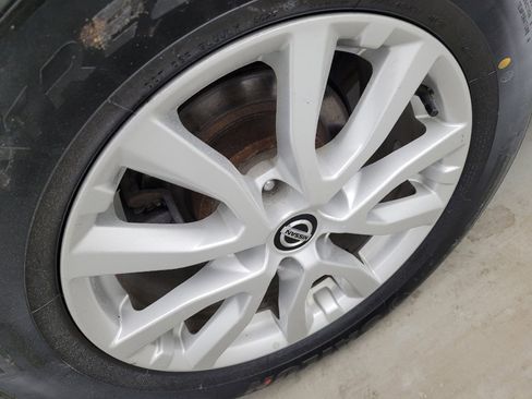 Used 2019 Nissan Rogue SV AWD/4WD image 31