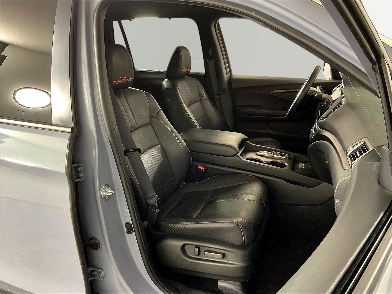 Used 2025 Honda Passport TrailSport image 29