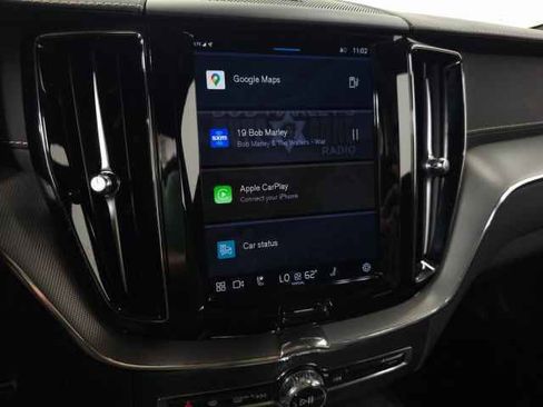 Used 2022 Volvo XC60 B5 R-Design w/ Advanced Package image 23