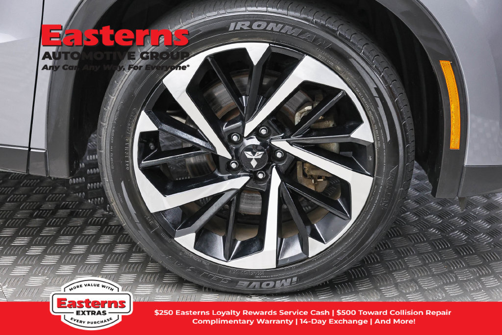 Used 2023 Mitsubishi Outlander SE AWD/4WD image 33