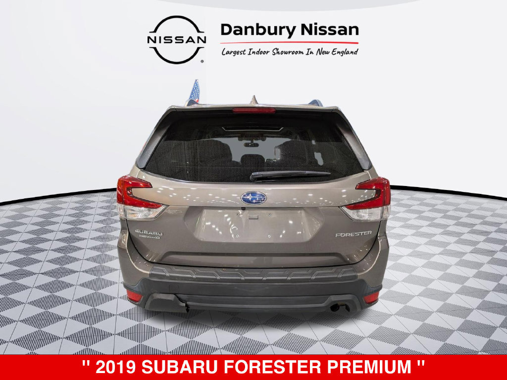 Used 2019 Subaru Forester Premium w/ All-Weather Package AWD/4WD image 4