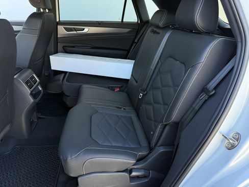 New 2026 Volkswagen Atlas Cross Sport SE FWD image 23