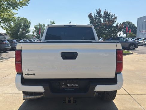 Used 2024 Toyota Tacoma TRD Sport w/ TRD Sport Upgrade Package AWD/4WD image 4