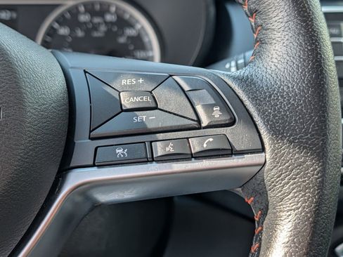 Used 2020 Nissan Versa SR w/ Convenience Package FWD image 27
