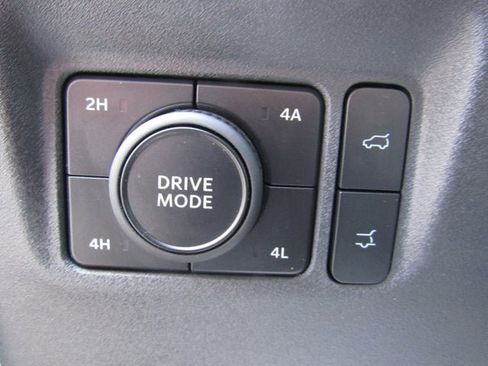Used 2025 Ford Expedition Active AWD/4WD image 11