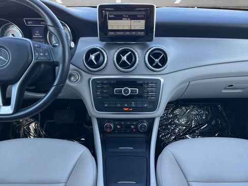 Used 2015 Mercedes-Benz GLA 250 image 3
