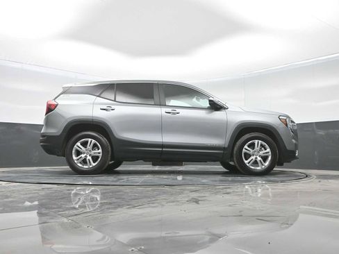Used 2024 GMC Terrain SLE image 28