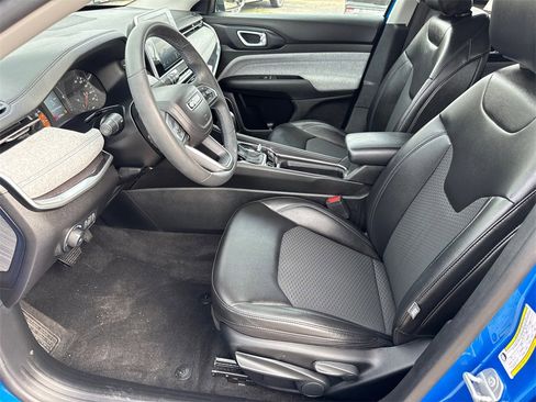 Used 2022 Jeep Compass Latitude image 25