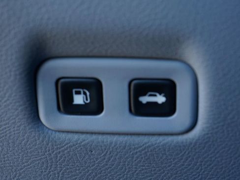 Used 2005 Chevrolet Corvette Convertible w/ Preferred Equipment Group image 21