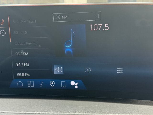 Used 2025 Cadillac XT4 Premium Luxury FWD image 8