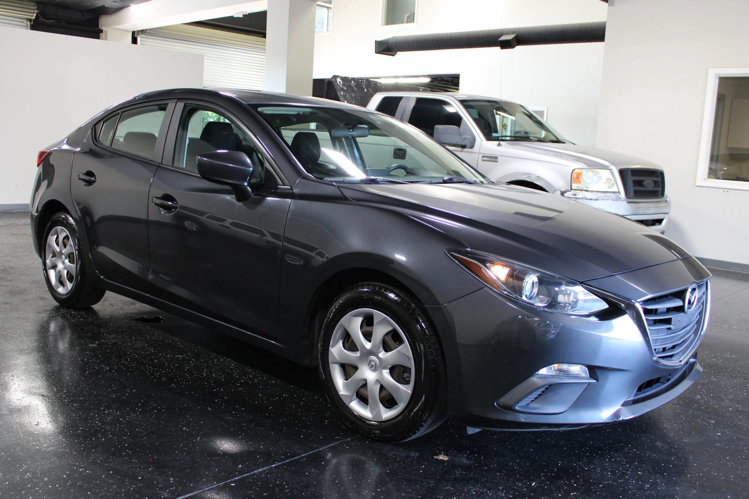 Used 2015 MAZDA MAZDA3 i Sport FWD image 1