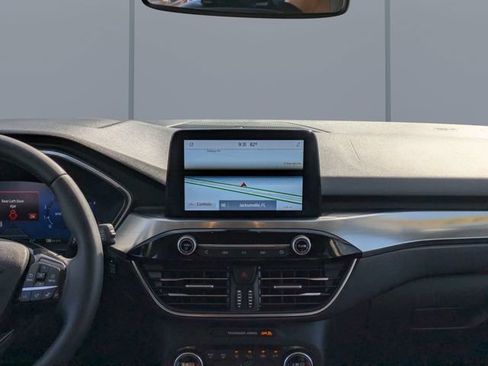 Used 2021 Ford Escape Titanium w/ Class II Trailer Tow Package AWD/4WD image 19