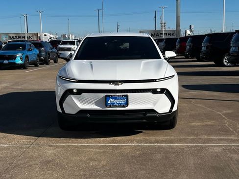 New 2026 Chevrolet Equinox EV LT FWD image 2