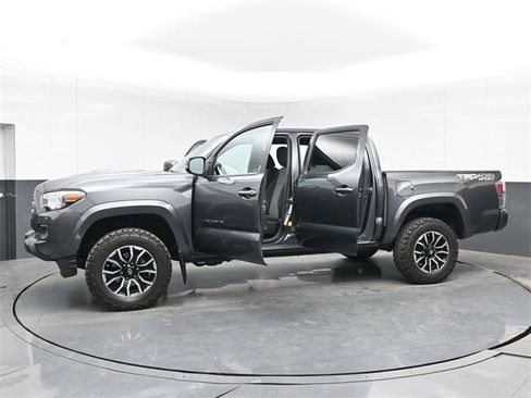Used 2020 Toyota Tacoma TRD Sport w/ Blackout Package image 51