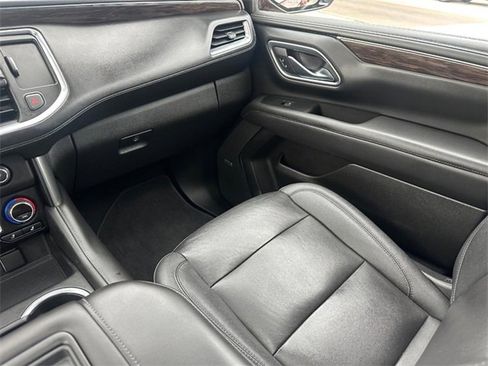 Used 2022 Chevrolet Tahoe LT w/ LT Signature Plus Package image 18